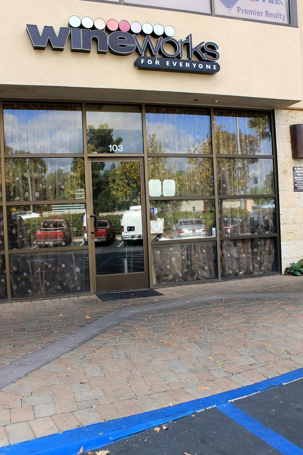 Wineworks For Everyone | restaurant | 26342 Oso Pkwy #103, Mission Viejo, CA 92691, USA | 9495820026 OR +1 949-582-0026