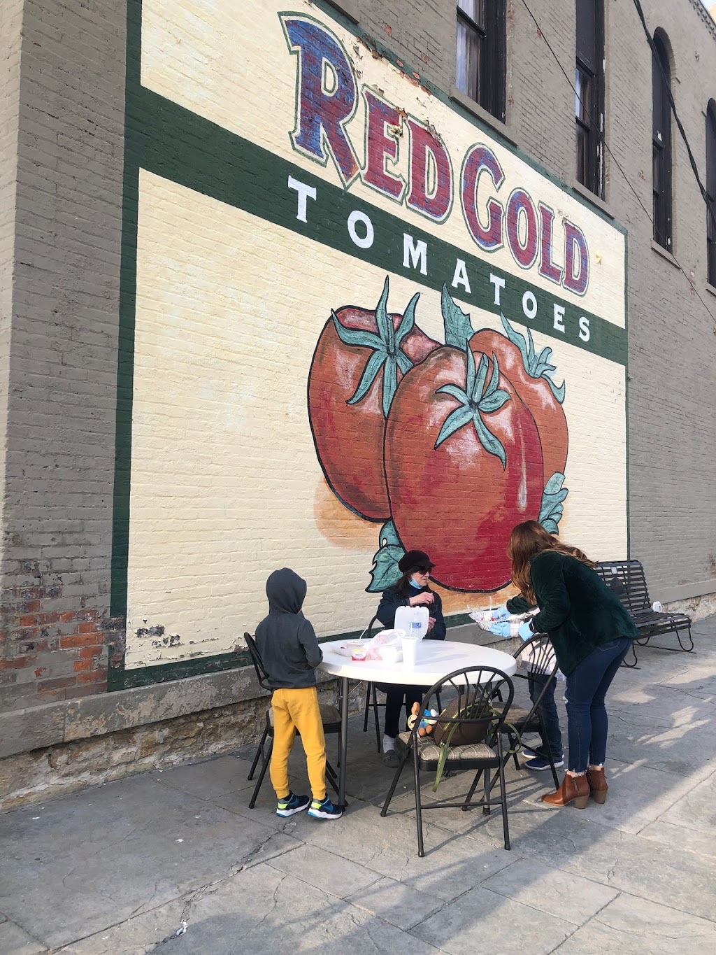 Farmland BBQ Company | restaurant | 112 N Main St, Farmland, IN 47340, USA | 7657441373 OR +1 765-744-1373