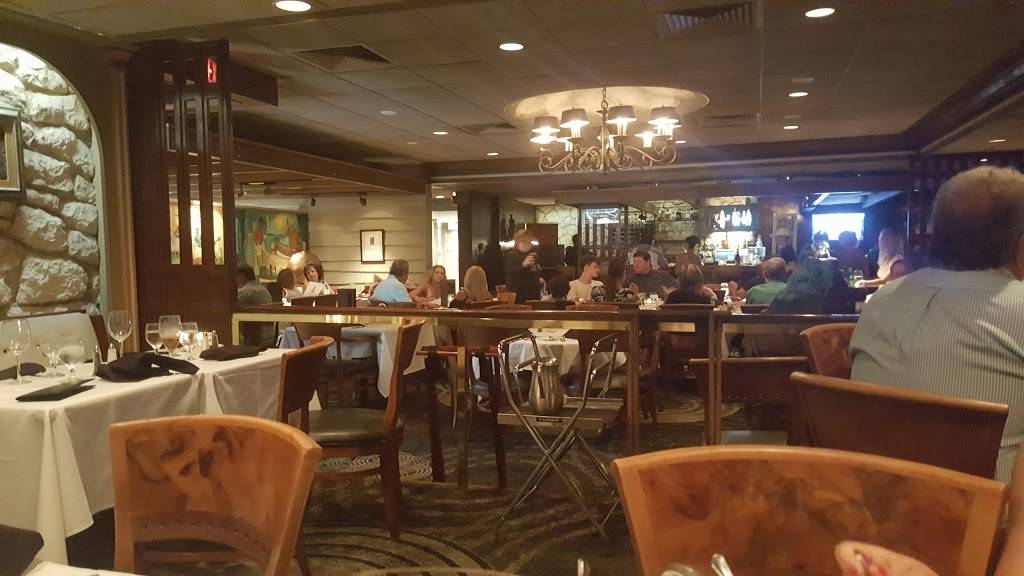 Bob Heilmans Beachcomber | restaurant | 447 Mandalay Ave, Clearwater Beach, FL 33767, USA | 7274424144 OR +1 727-442-4144