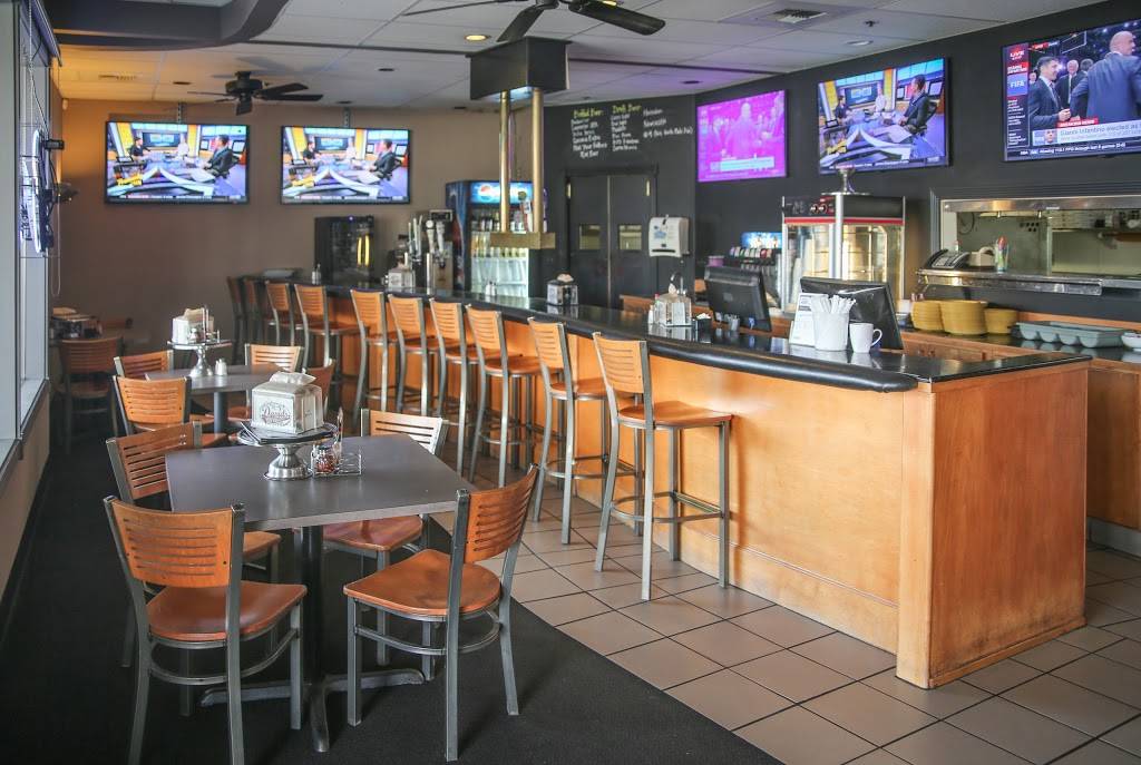 Davids Pizza at Lincoln Center | restaurant | 900 W Benjamin Holt Dr, Stockton, CA 95207, USA | 2099572850 OR +1 209-957-2850