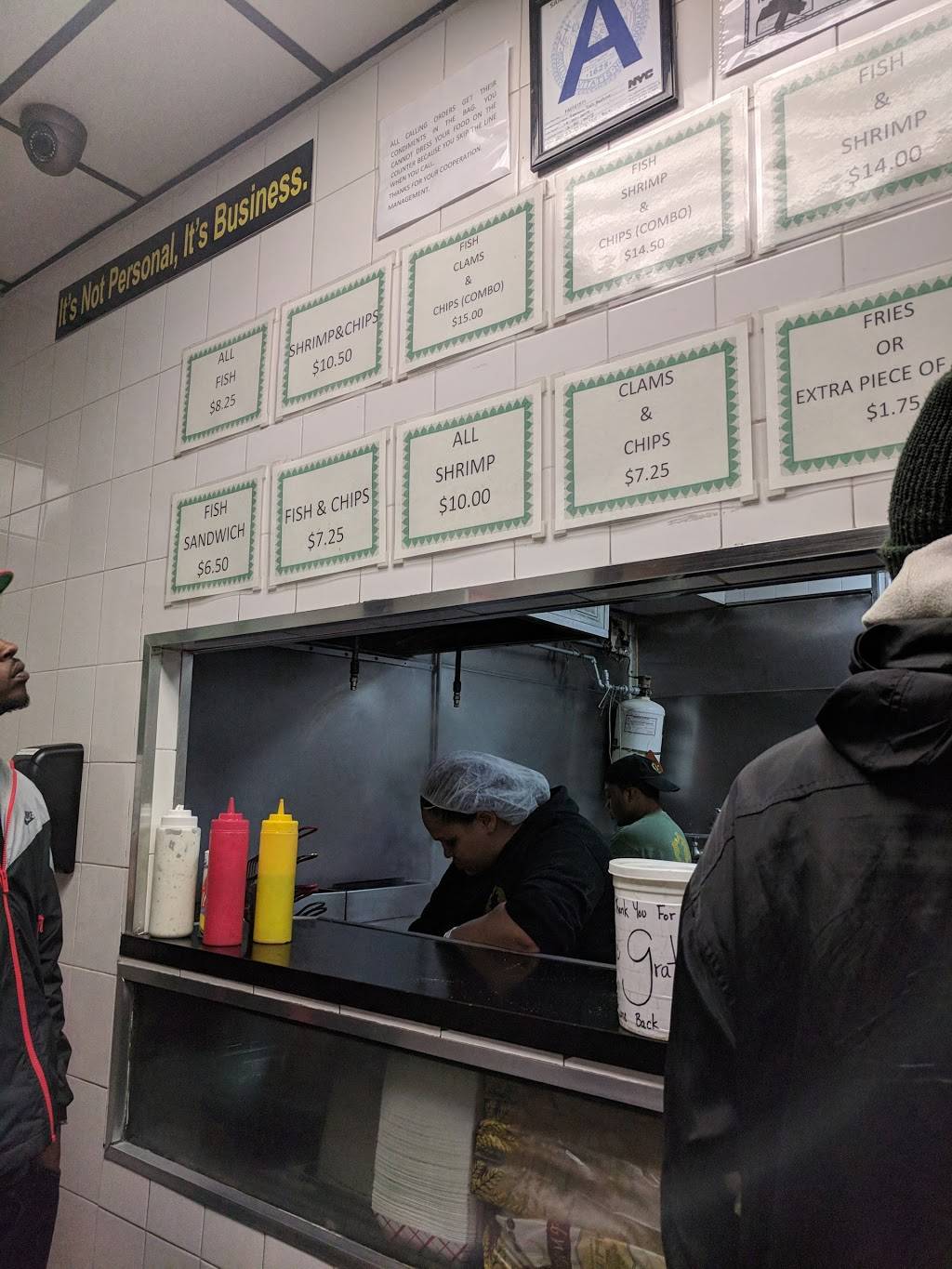 Famous Fish Market | restaurant | 684 St Nicholas Ave, New York, NY 10030, USA | 2124918323 OR +1 212-491-8323