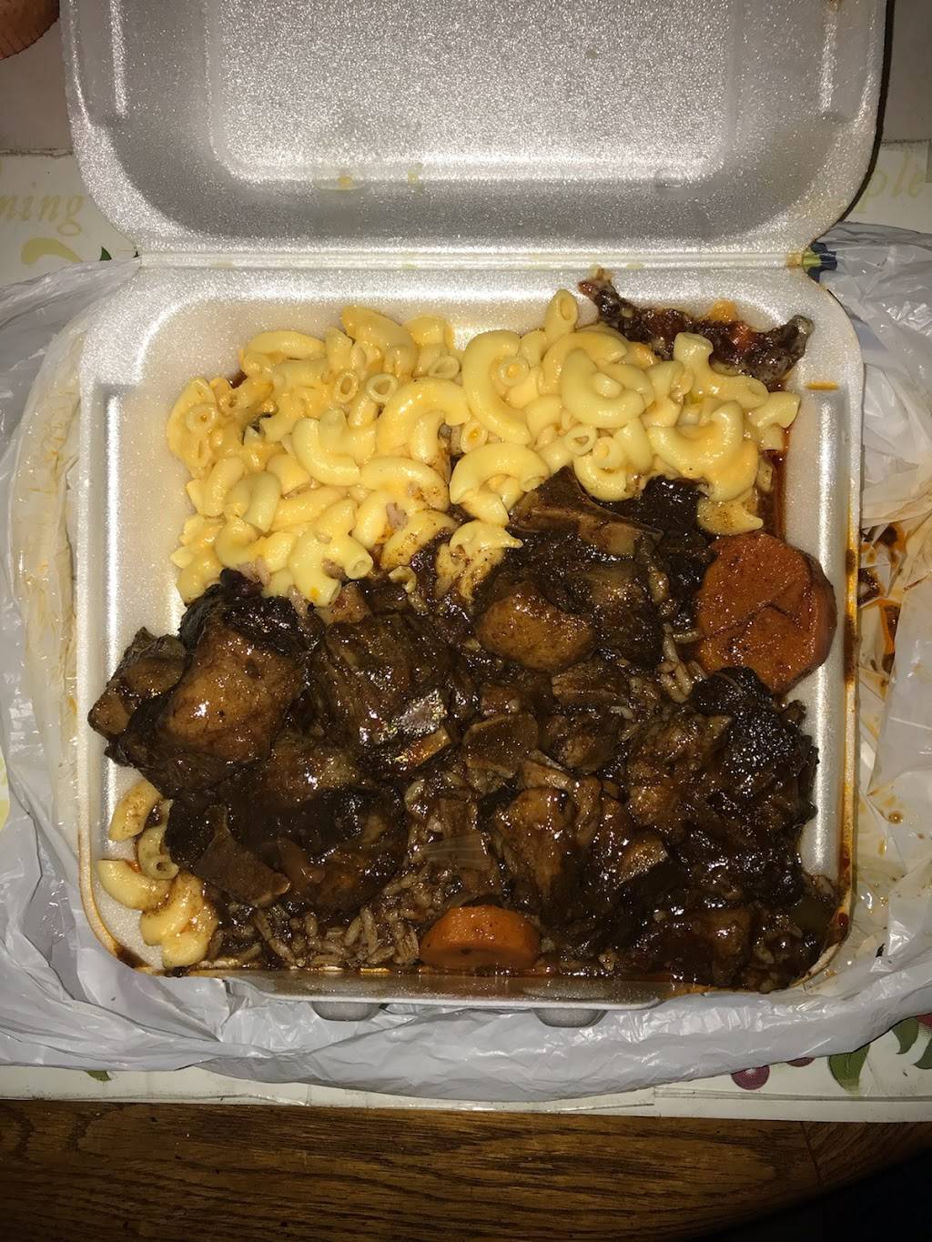 Jamaican Ds Caribbean & American Restaurant | restaurant | 1265 E Chelten Ave, Philadelphia, PA 19138, USA | 2159277415 OR +1 215-927-7415