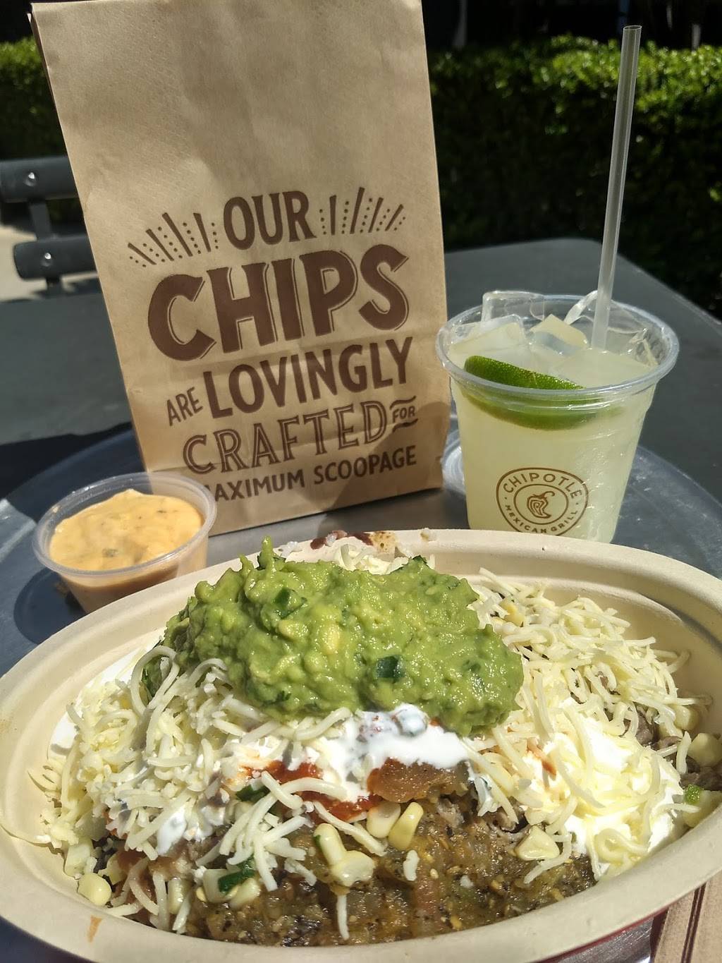 Chipotle Mexican Grill | restaurant | 369 W Esplanade Dr, Oxnard, CA 93036, USA | 8052002052 OR +1 805-200-2052
