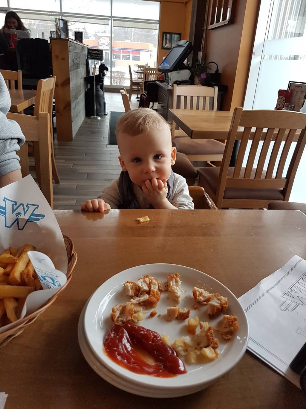 Wild Wing | restaurant | 321 Main St #3, Wasaga Beach, ON L9Z 0B6, Canada | 7053529464 OR +1 705-352-9464