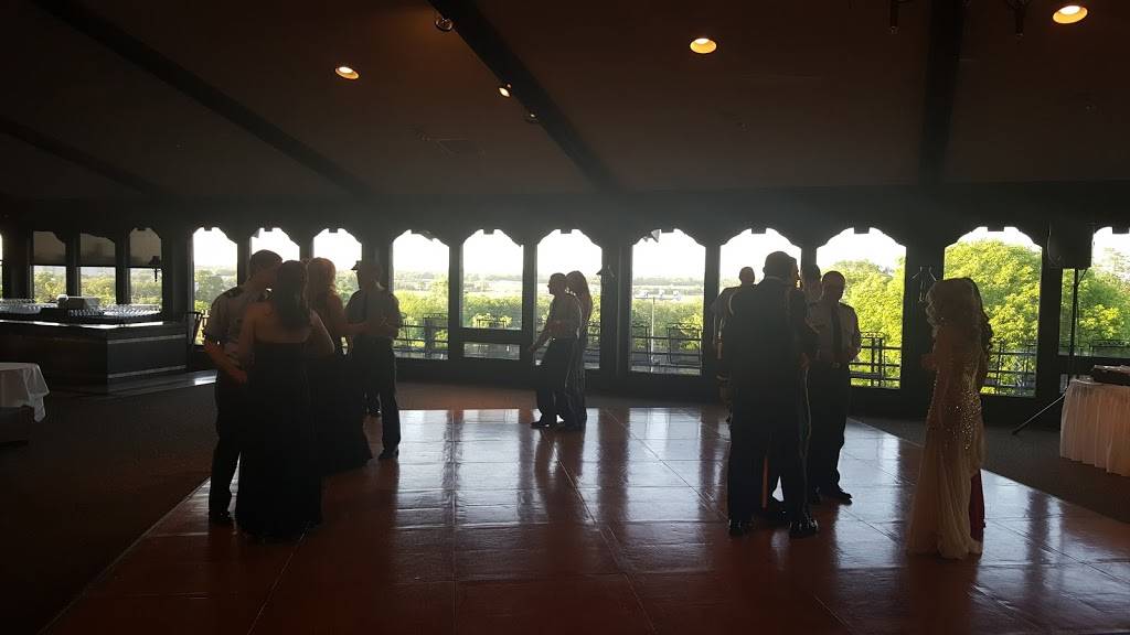 Salina Country Club | restaurant | 2101 E Country Club Rd, Salina, KS 67401, USA | 7858270388 OR +1 785-827-0388