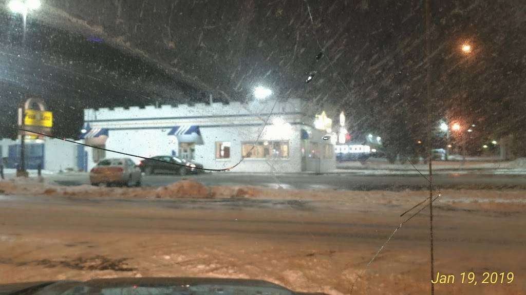 White Castle | restaurant | 701 W 14th St, Chicago Heights, IL 60411, USA | 7084818615 OR +1 708-481-8615