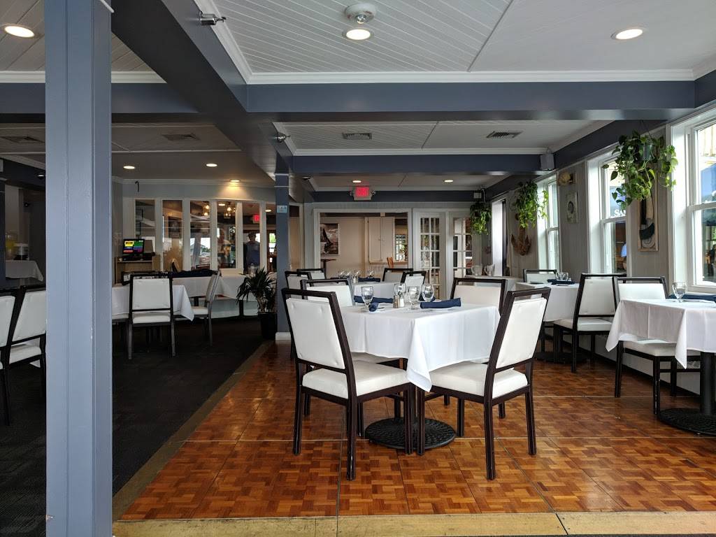 Als Waterfront Restaurant & Marina | restaurant | 28 Water St, East Providence, RI 02914, USA | 4014340590 OR +1 401-434-0590
