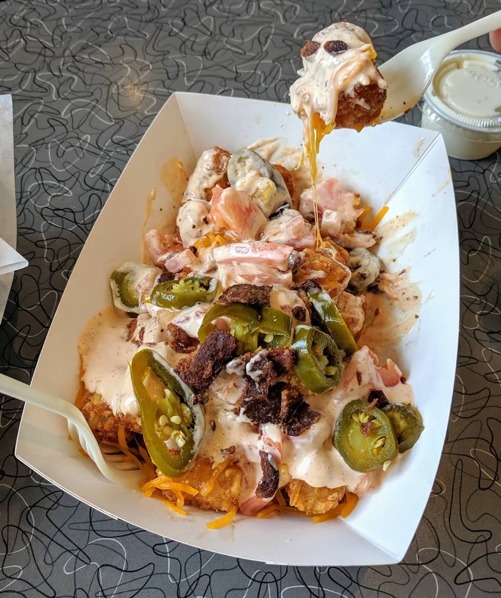 Zippys Giant Burgers | restaurant | 9614 14th Ave SW, Seattle, WA 98106, USA | 2067631347 OR +1 206-763-1347