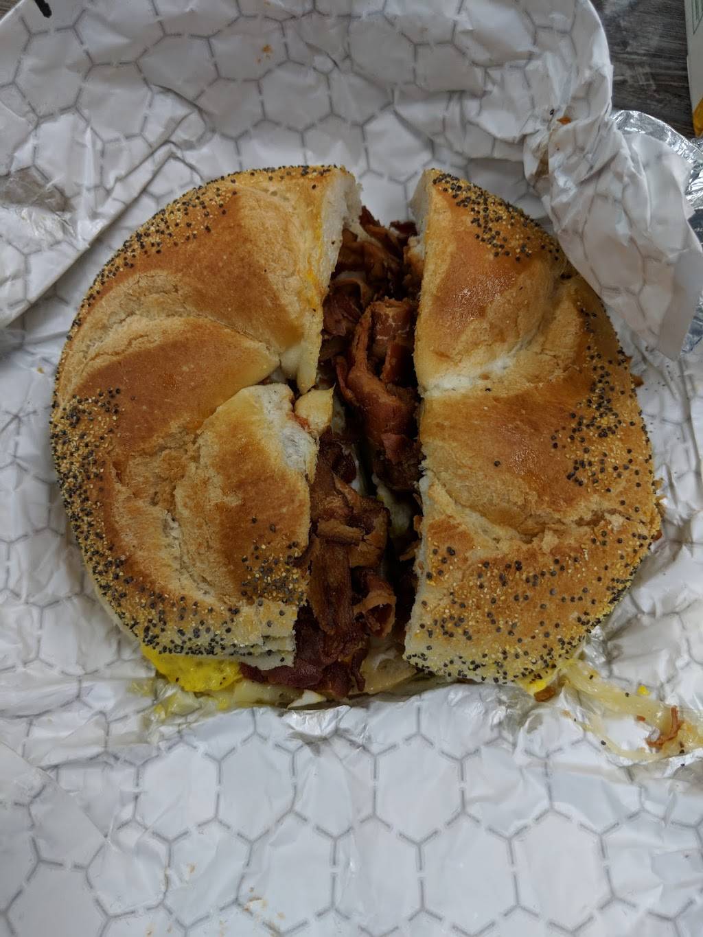 Harbor Delicatessen | meal takeaway | 304 Main St, Port Washington, NY 11050, USA | 5168839597 OR +1 516-883-9597