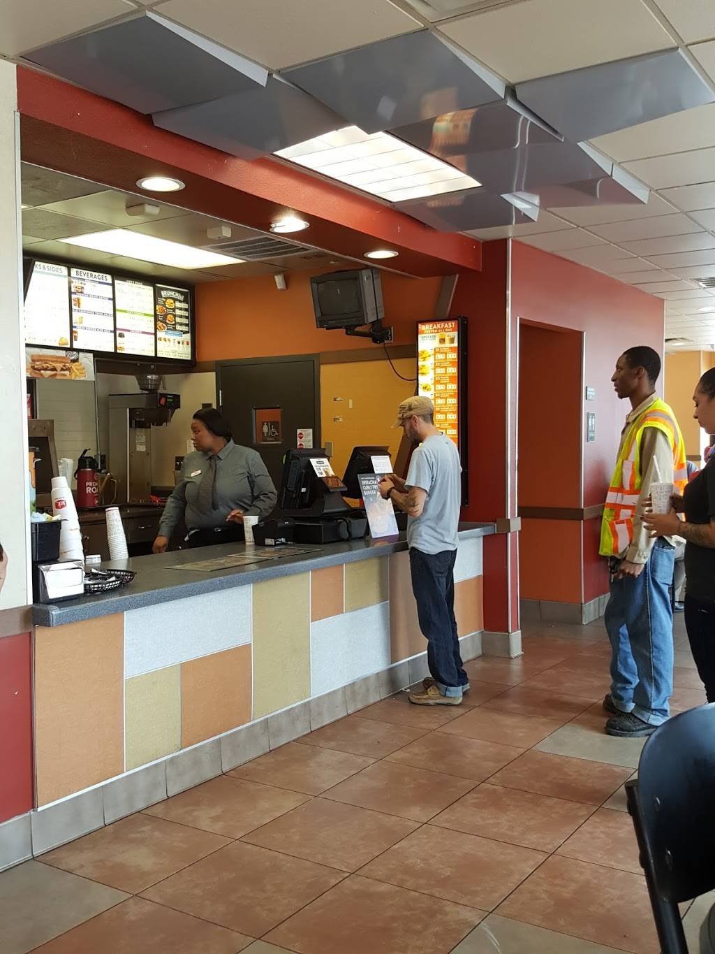 Jack in the Box | restaurant | 1151 Airport Blvd, Austin, TX 78702, USA | 5129288381 OR +1 512-928-8381