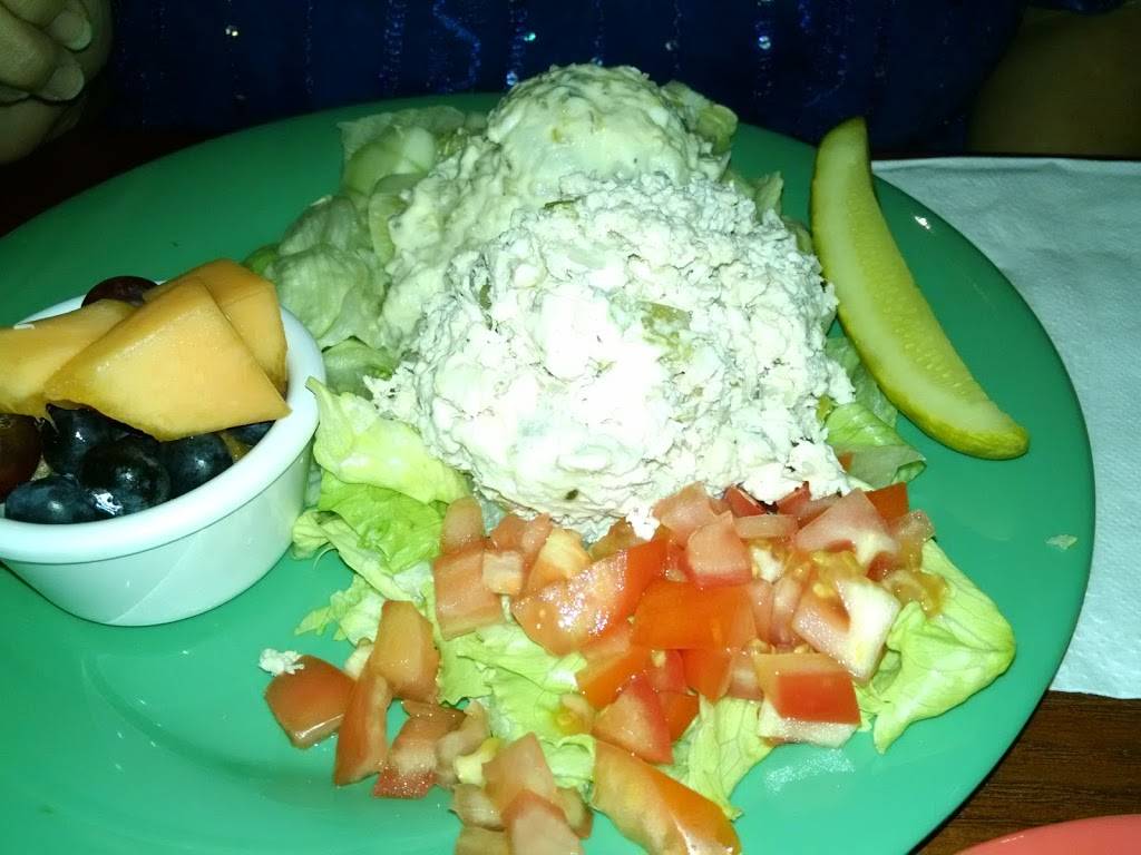 Friendly Billiards | restaurant | 1037 Camden Ave, Rock Hill, SC 29732, USA | 8033290500 OR +1 803-329-0500