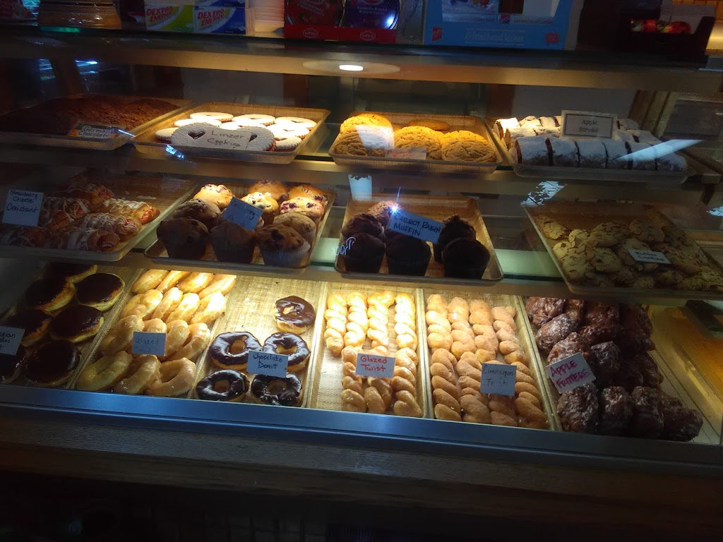 Bettys Country Store | restaurant | 18 Yonah St, Helen, GA 30545, USA | 7068782943 OR +1 706-878-2943