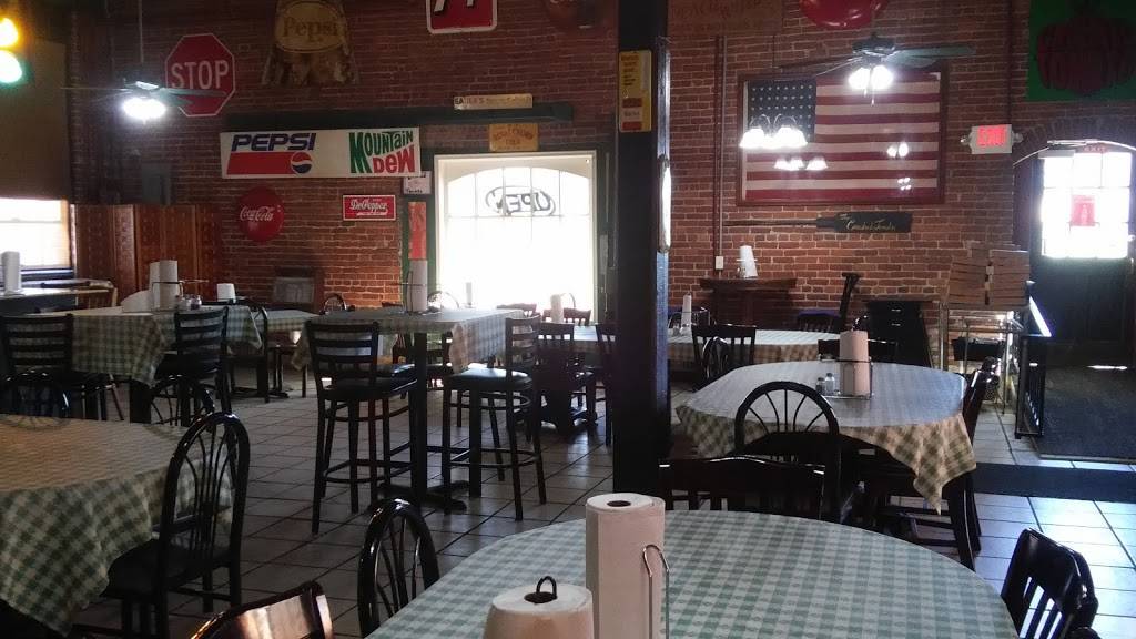 The Crushed Tomato | restaurant | 205 Montgomery St, Summerville, GA 30747, USA | 7068590000 OR +1 706-859-0000