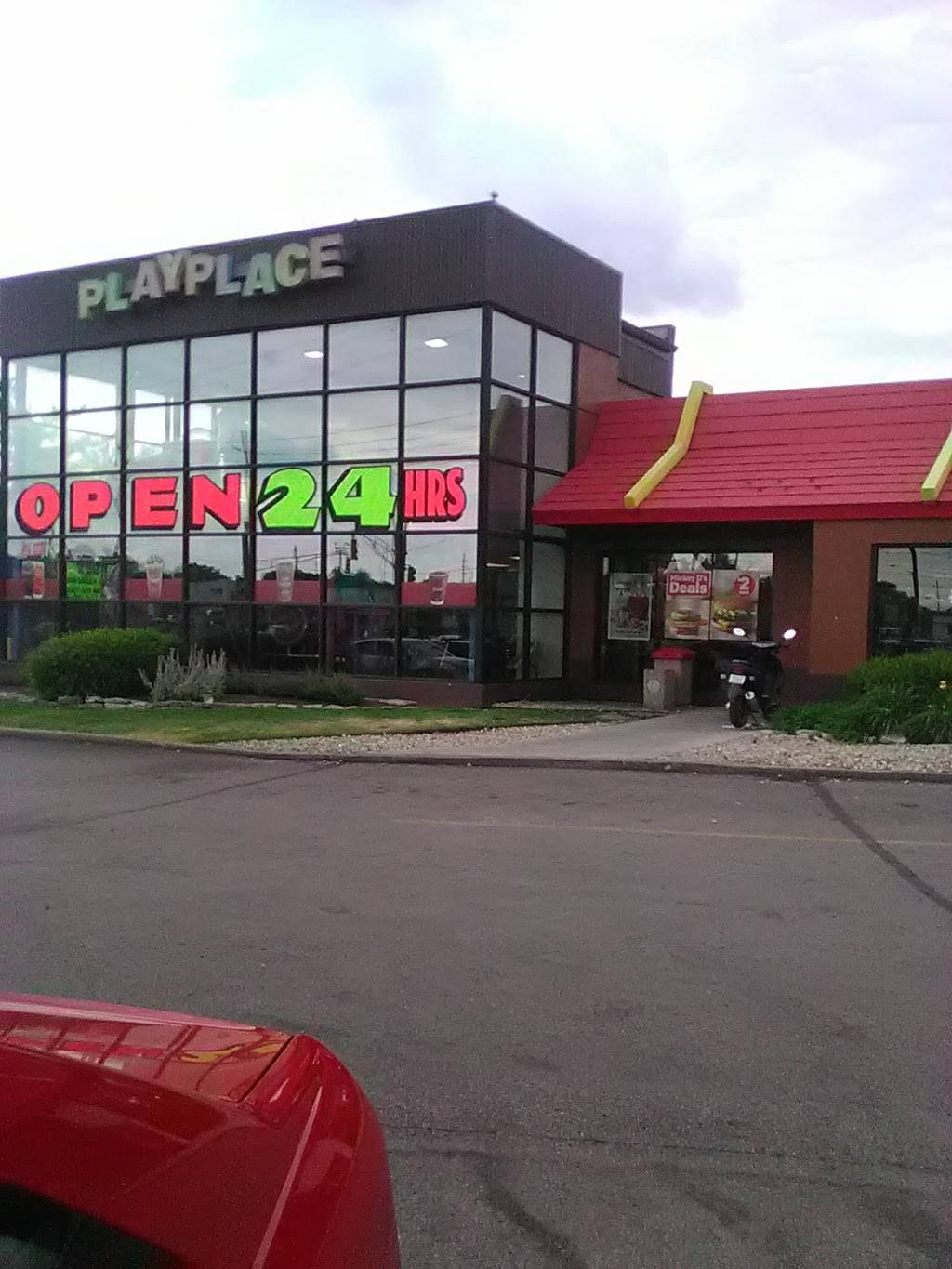 McDonalds | cafe | 3021 Southeastern Ave, Indianapolis, IN 46203, USA | 3176313484 OR +1 317-631-3484