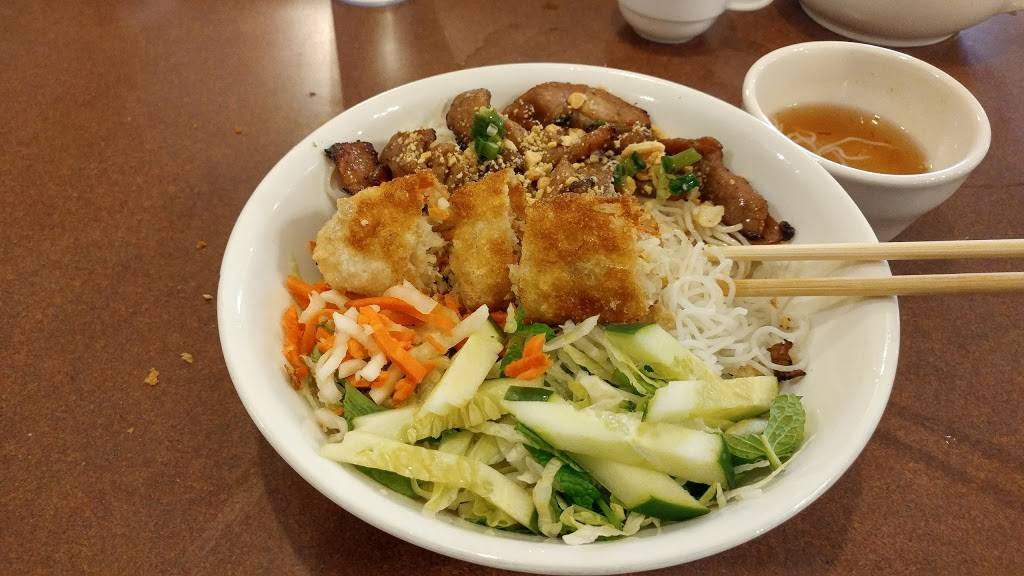 Pho Tau Bay | restaurant | 2837 Nicollet Ave, Minneapolis, MN 55408, USA | 6128746030 OR +1 612-874-6030