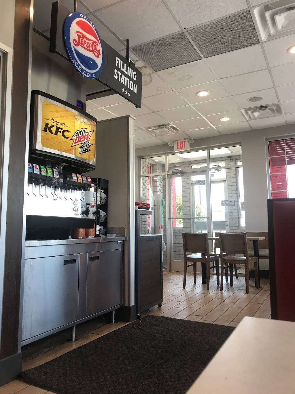 KFC | restaurant | 2404 Memorial Pkwy NW, Huntsville, AL 35801, USA | 2565348488 OR +1 256-534-8488