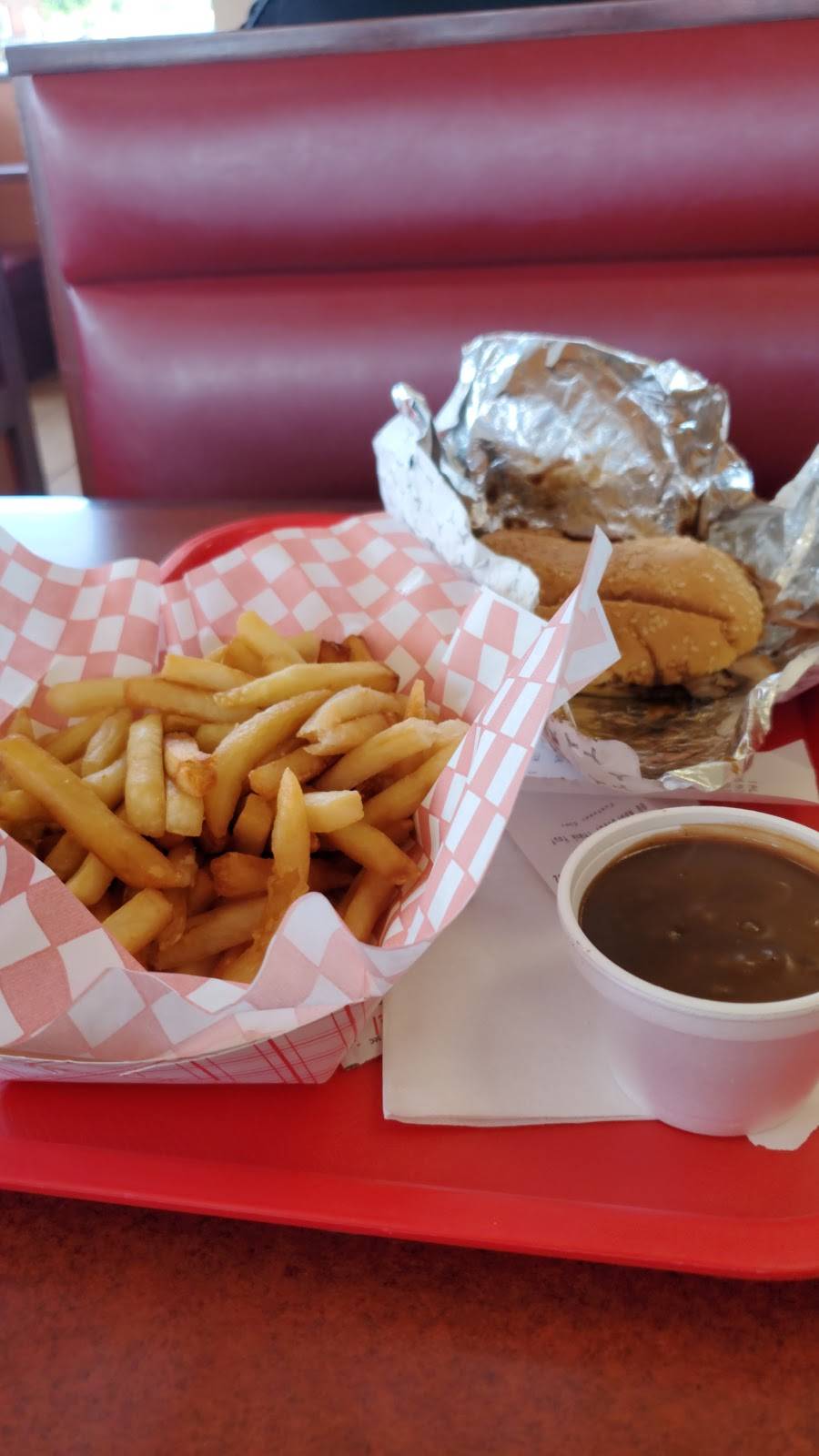 Tally Ho Restaurant | restaurant | 1536 Main St W, Hamilton, ON L8S 1E4, Canada | 9055296043 OR +1 905-529-6043