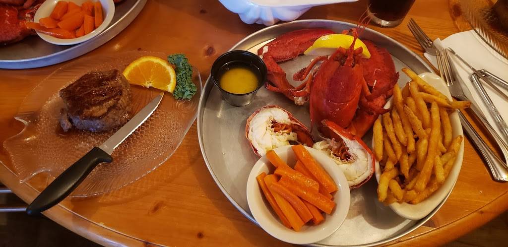 McLaughlin’s at the Marina | restaurant | 100 Marina Rd, Hampden, ME 04444, USA | 2079901111 OR +1 207-990-1111