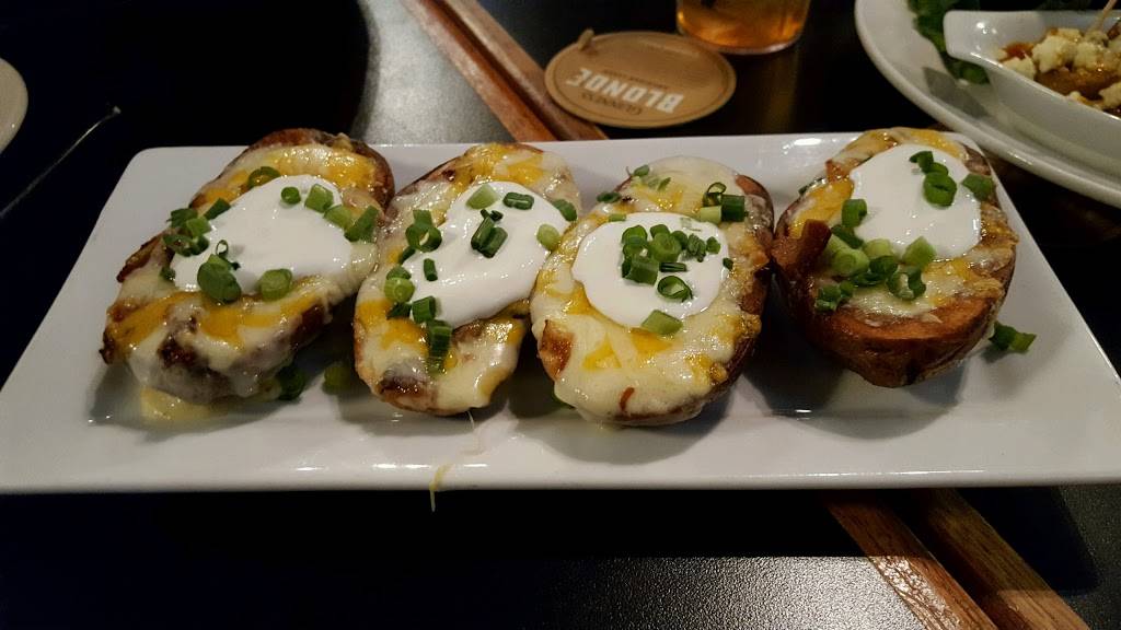 Murphys Law Irish Pub | restaurant | 58 S San Marcos Pl, Chandler, AZ 85225, USA | 4808121588 OR +1 480-812-1588