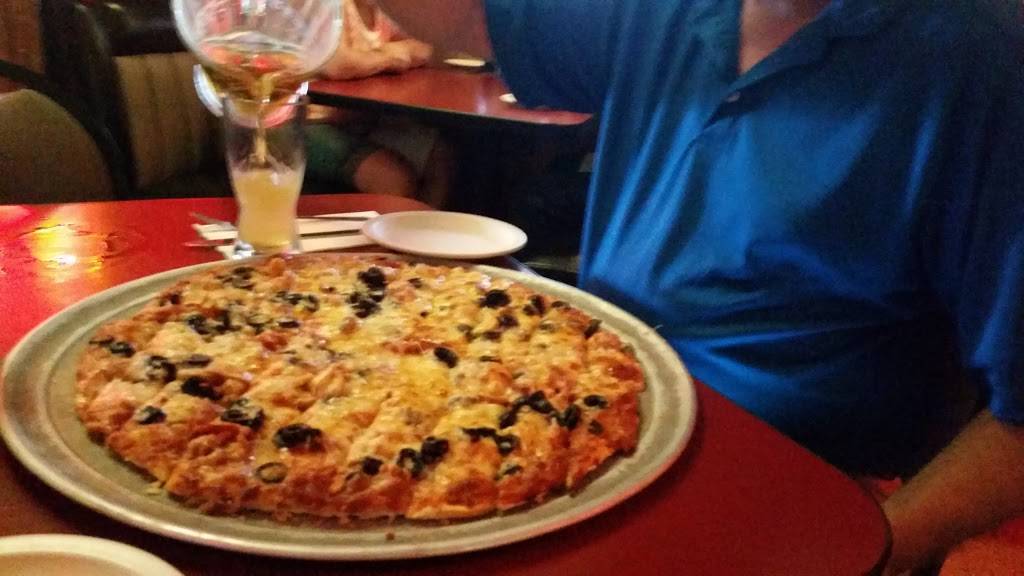 Agatuccis Restaurant | restaurant | 2607 N University St, Peoria, IL 61604, USA | 3096888200 OR +1 309-688-8200