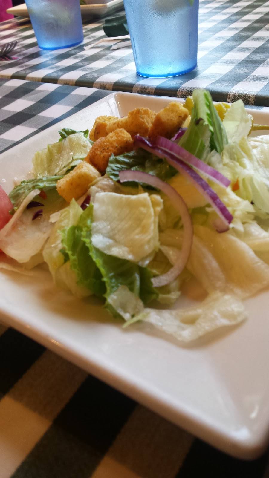 Vinnys Italian Grill & Pizzeria | restaurant | 16547 Moneta Rd, Moneta, VA 24121, USA | 5402970000 OR +1 540-297-0000