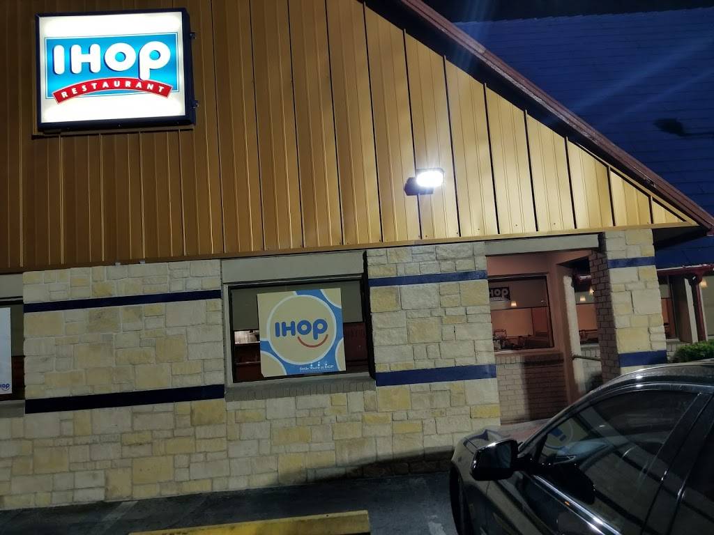 IHOP | restaurant | 3501 E Busch Blvd, Tampa, FL 33612, USA | 8134432178 OR +1 813-443-2178