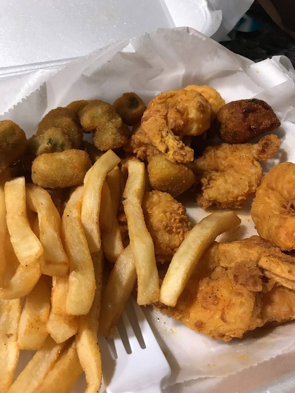 Sams Southern Eatery | restaurant | 910 N Miami Blvd, Durham, NC 27703, USA | 9192371570 OR +1 919-237-1570