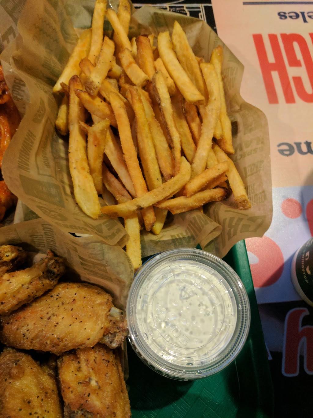 Wingstop | restaurant | 35000 Newark Blvd, Newark, CA 94560, USA | 5107929464 OR +1 510-792-9464