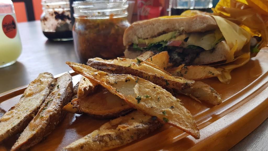 La Probadera Food Truck | restaurant | Empleados, 22820 Ensenada, B.C., Mexico | 016461110017 OR +52 646 111 0017