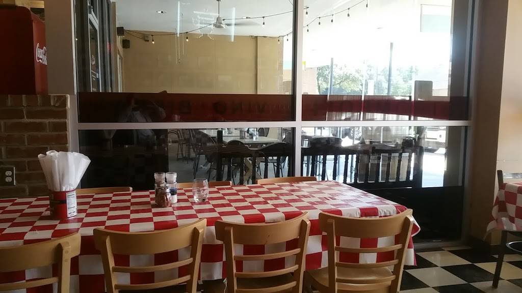 Julians Italian Pizzeria & Kitchen | restaurant | 6462 N New Braunfels Ave, San Antonio, TX 78209, USA | 2105953405 OR +1 210-595-3405