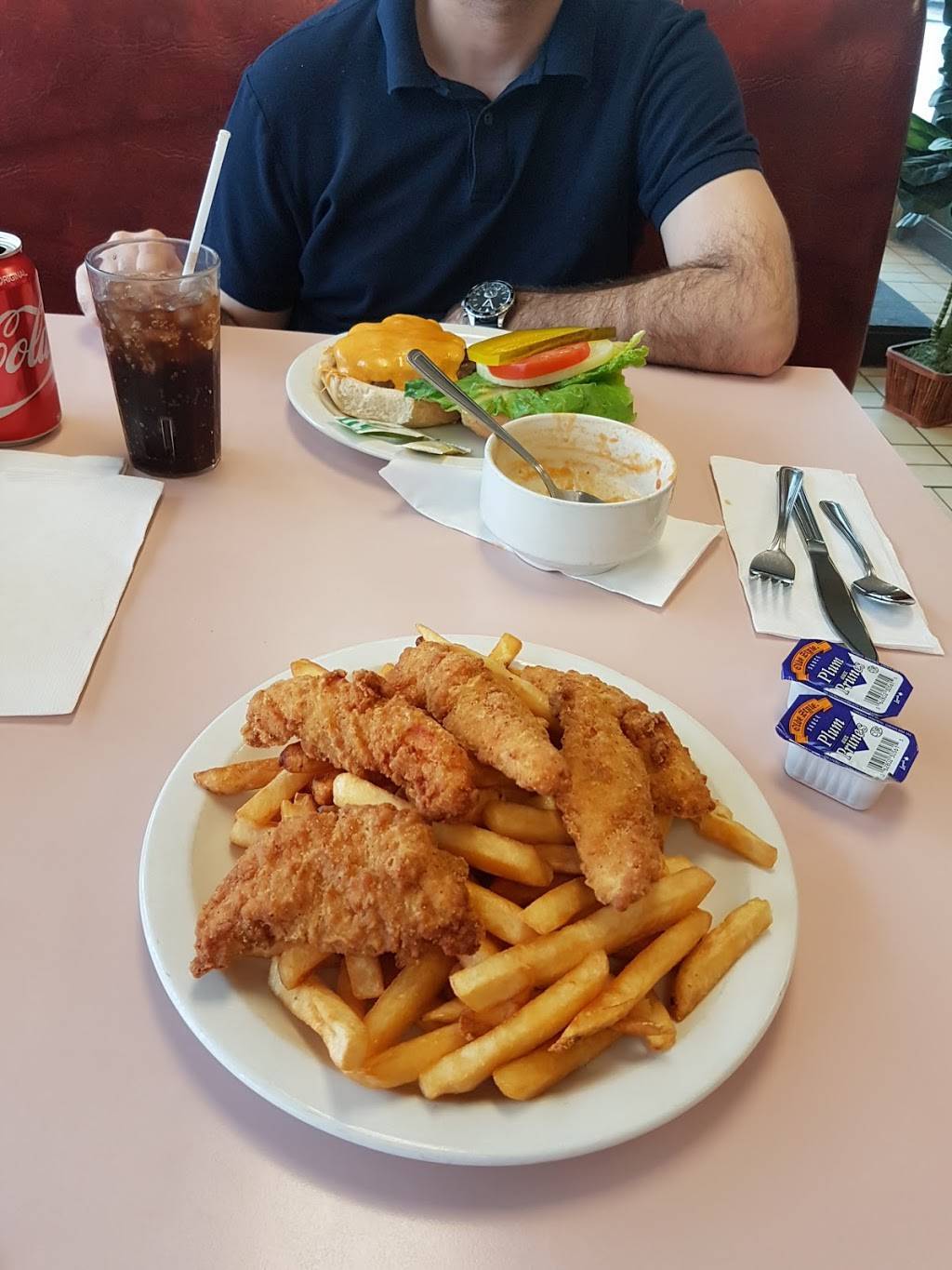 Sunset Grill | restaurant | 235 Bayly St W, Ajax, ON L1S 3K3, Canada | 9054282265 OR +1 905-428-2265