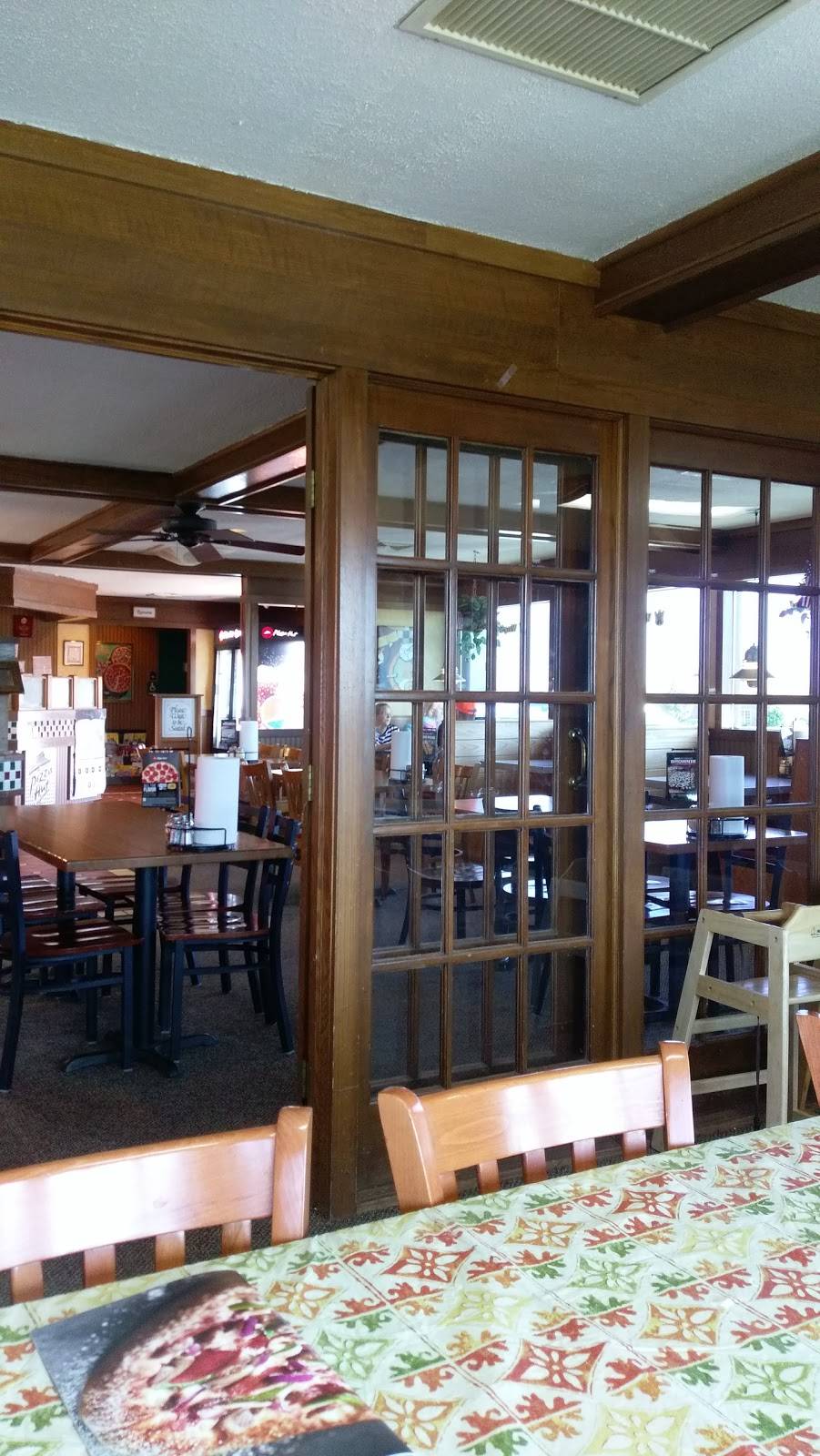 Pizza Hut | meal takeaway | 152 Northstar Dr, Holts Summit, MO 65043, USA | 5738969425 OR +1 573-896-9425