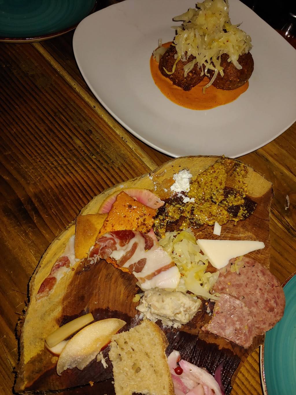 Freshwater | restaurant | 3711 SW Trafficway, Kansas City, MO 64111, USA | 8168200296 OR +1 816-820-0296