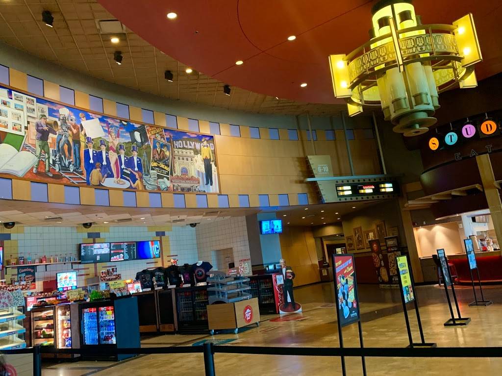 Cinemark Melrose Park | meal takeaway | 1001 W North Ave, Melrose Park, IL 60160, USA | 7083382294 OR +1 708-338-2294