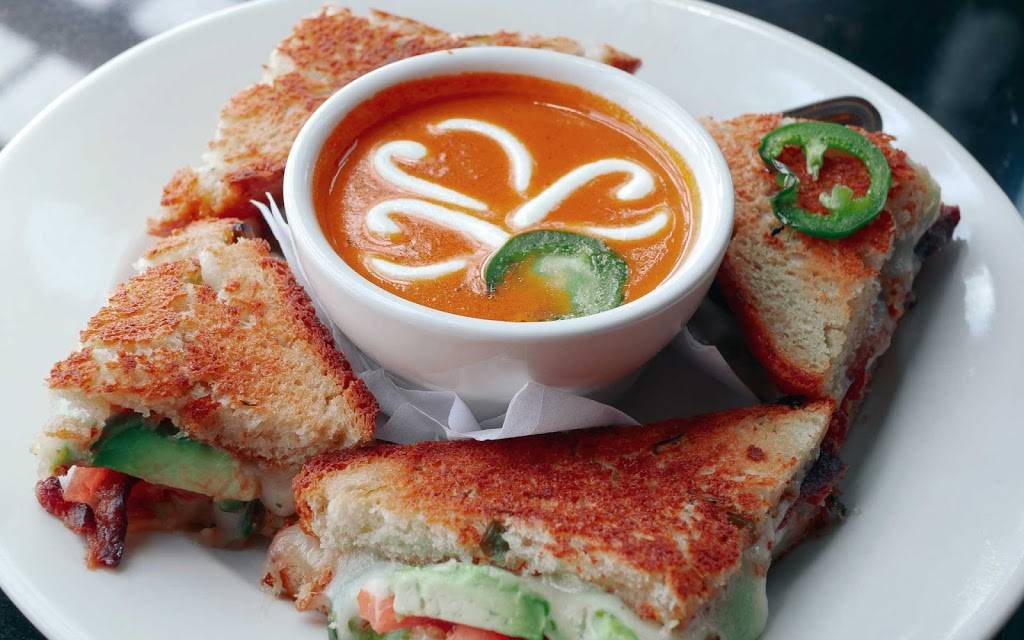 Mos Irish Pub Wauwatosa | restaurant | 10842 W Bluemound Rd, Wauwatosa, WI 53226, USA | 4147749782 OR +1 414-774-9782