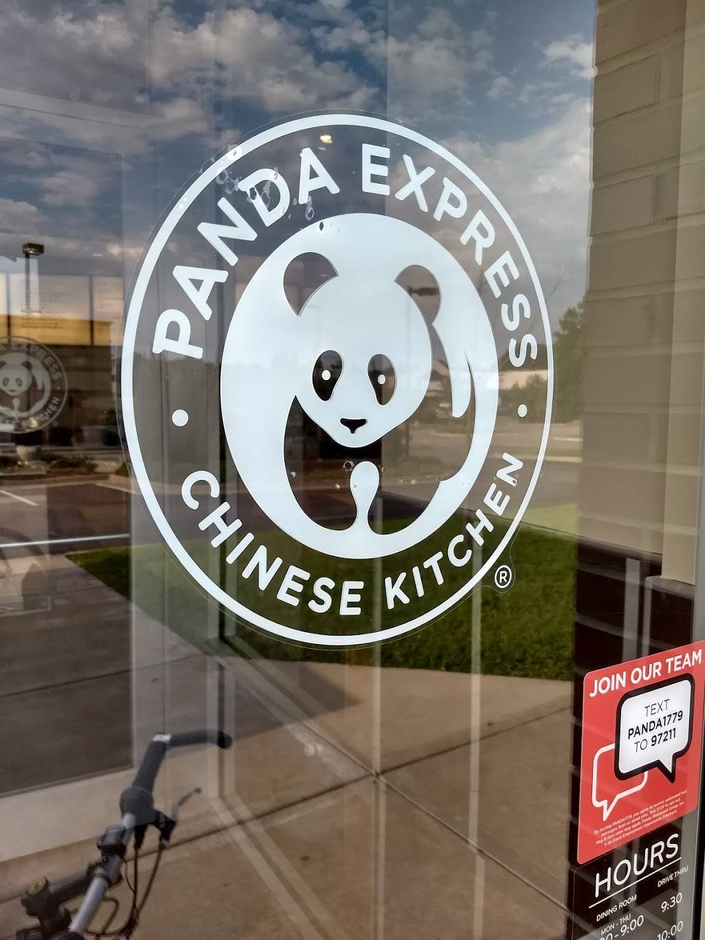 Panda Express | restaurant | 4901 N Oak Trafficway #4, Kansas City, MO 64118, USA | 8164553199 OR +1 816-455-3199