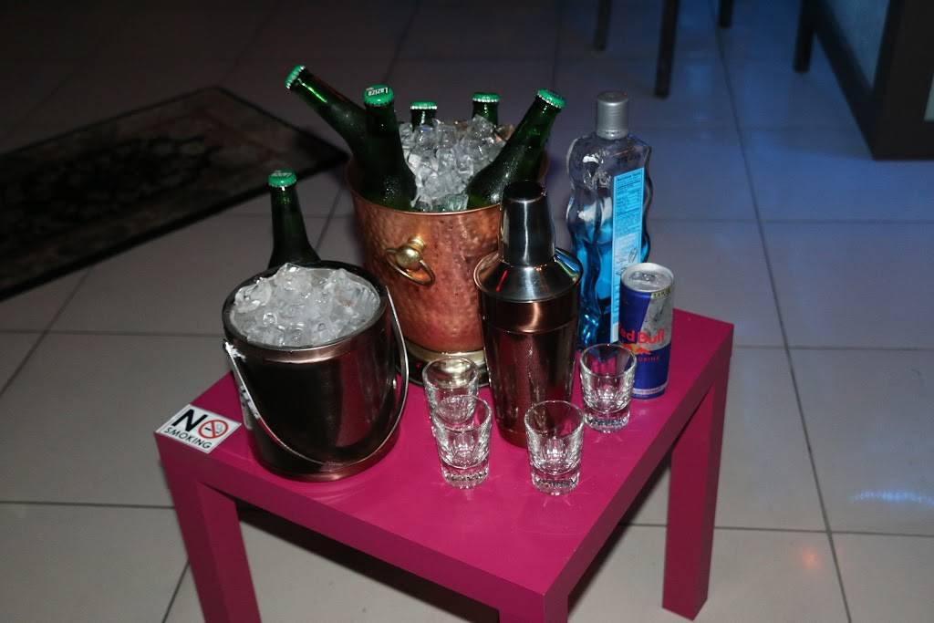 Velvet Hookah Lounge | restaurant | 2741 E Belt Line Rd #115, Carrollton, TX 75006, USA | 4698926784 OR +1 469-892-6784