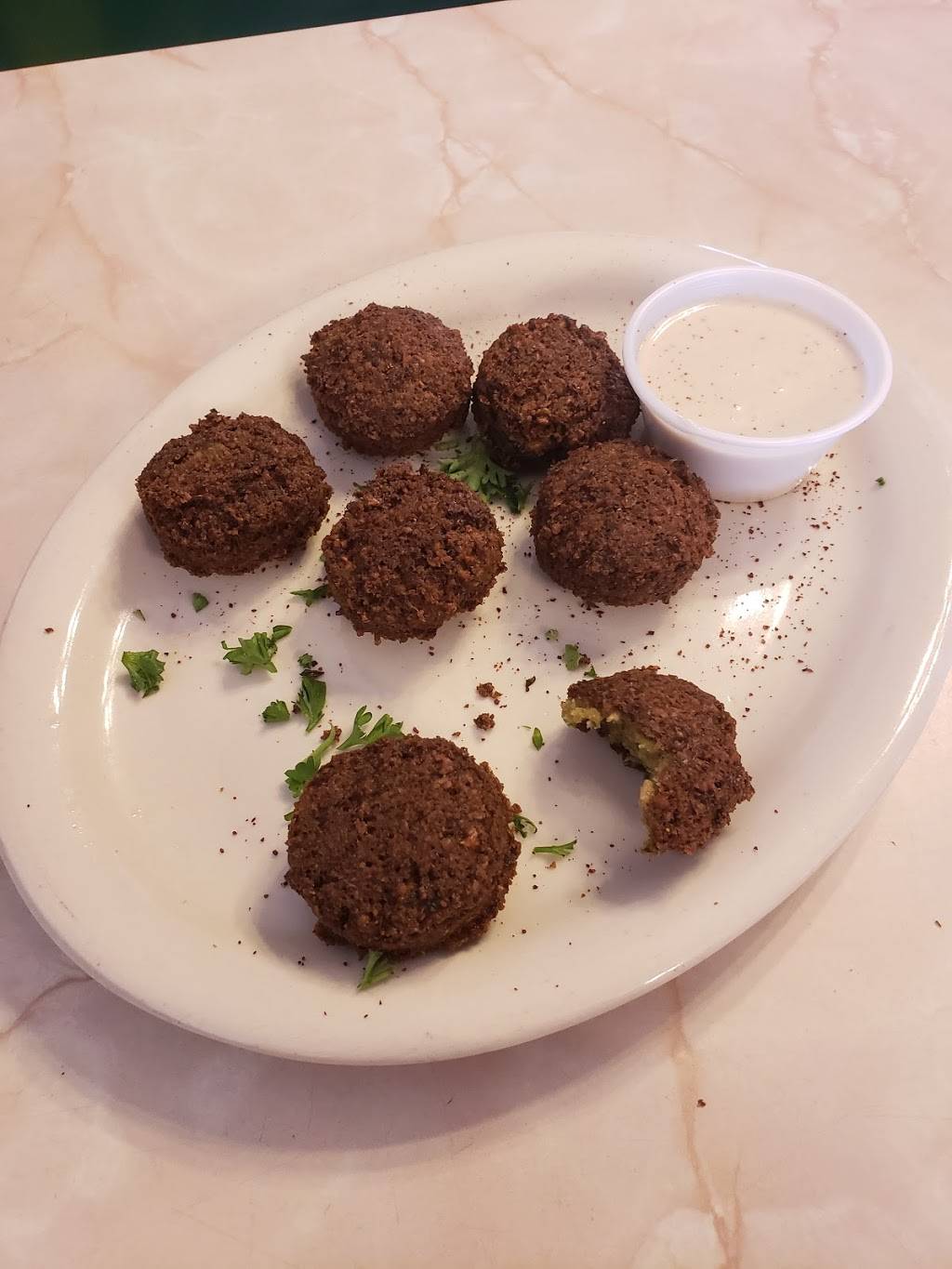 Amiras Mediterranean Cuisine | restaurant | 2424 W Division St, Arlington, TX 76012, USA | 8174229053 OR +1 817-422-9053