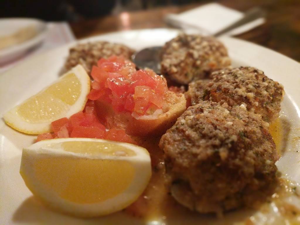 Eddies Pizza | restaurant | 2048 Hillside Avenue, New Hyde Park, NY 11040, USA | 5163549780 OR +1 516-354-9780