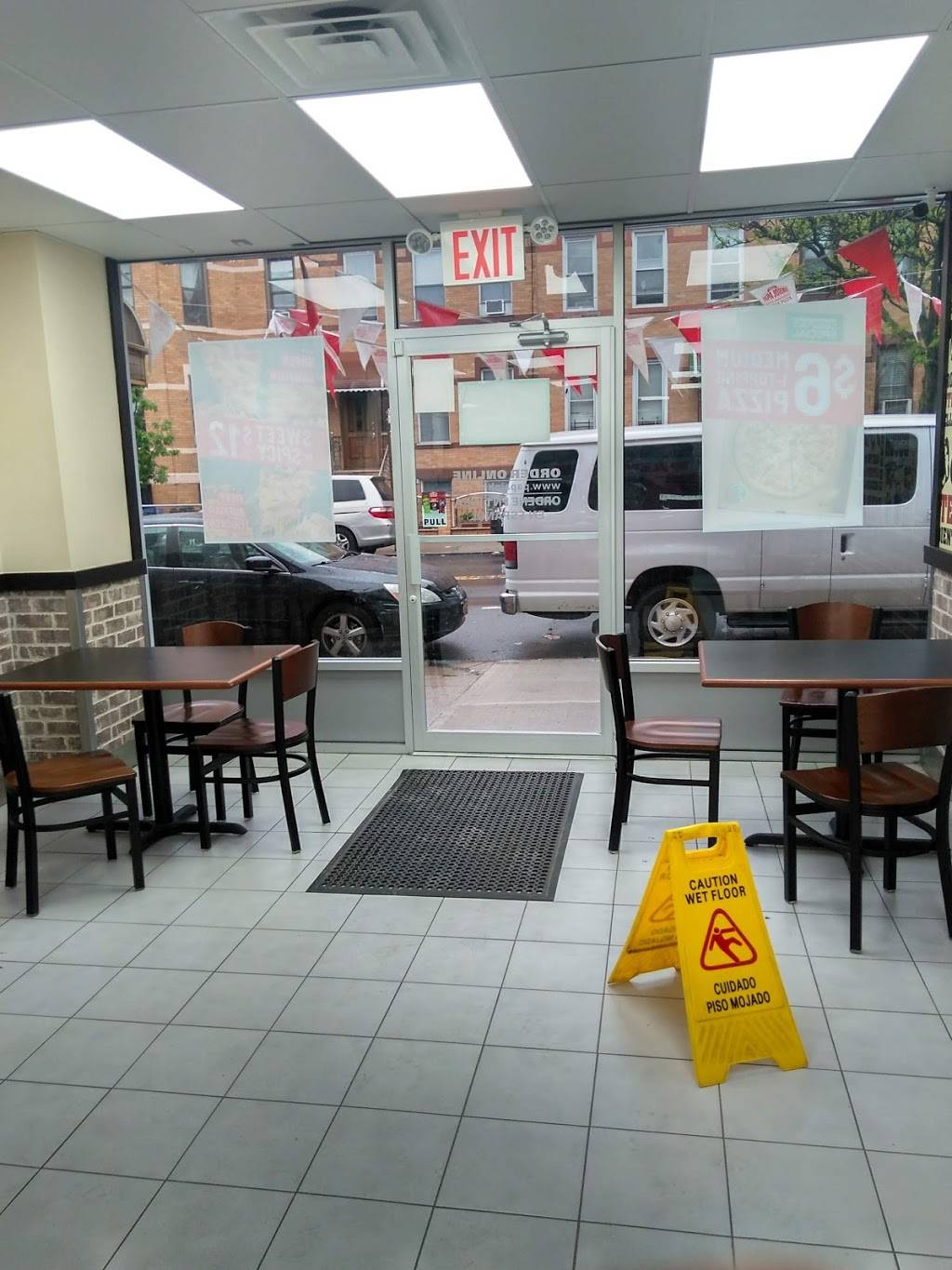 Papa Johns Pizza | restaurant | 5542 Metropolitan Ave, Ridgewood, NY 11385, USA | 7183955812 OR +1 718-395-5812