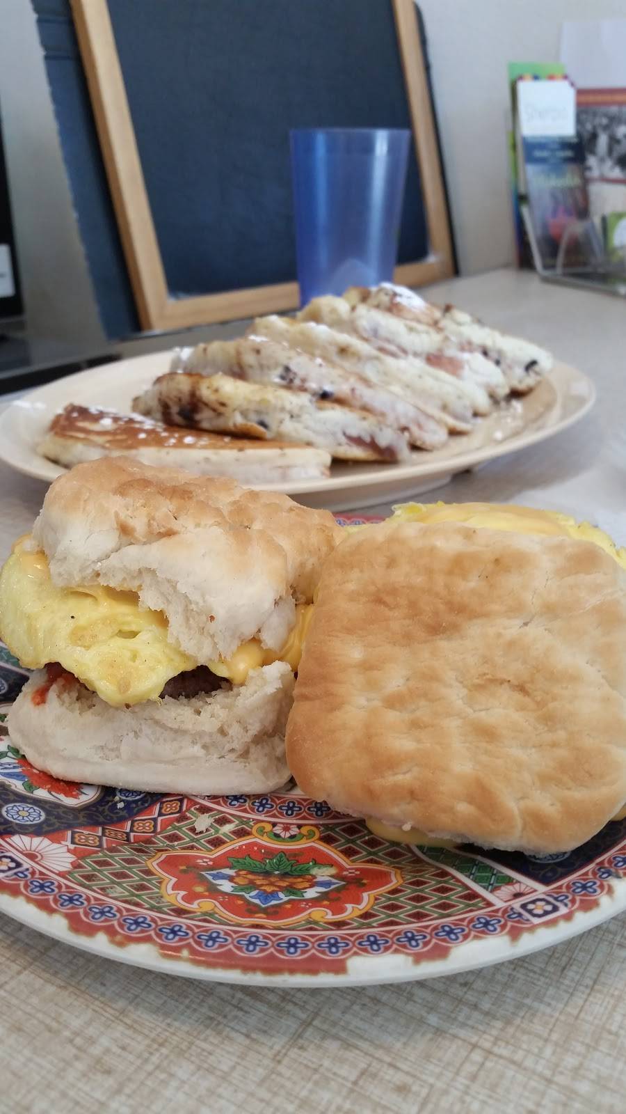 Red Hen Cafe | cafe | 5070, 2697 Fair Oaks Ave, Altadena, CA 91001, USA | 6267911614 OR +1 626-791-1614