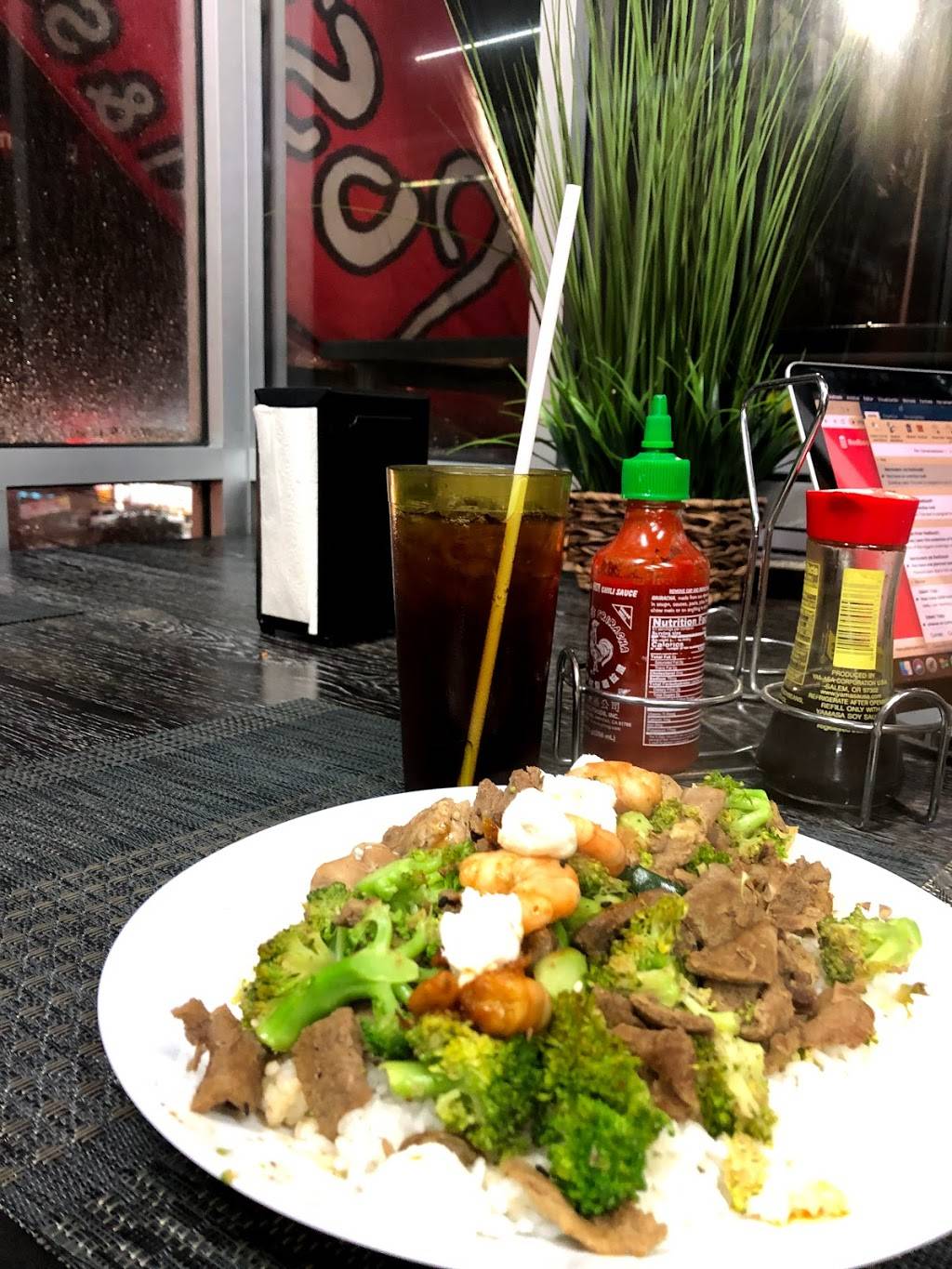 La Postal Sushi | restaurant | Bulevar Dr Gustavo Aubanel Vallejo 6715, El Rubi, 22626 Tijuana, B.C., Mexico | 016642072609 OR +52 664 207 2609