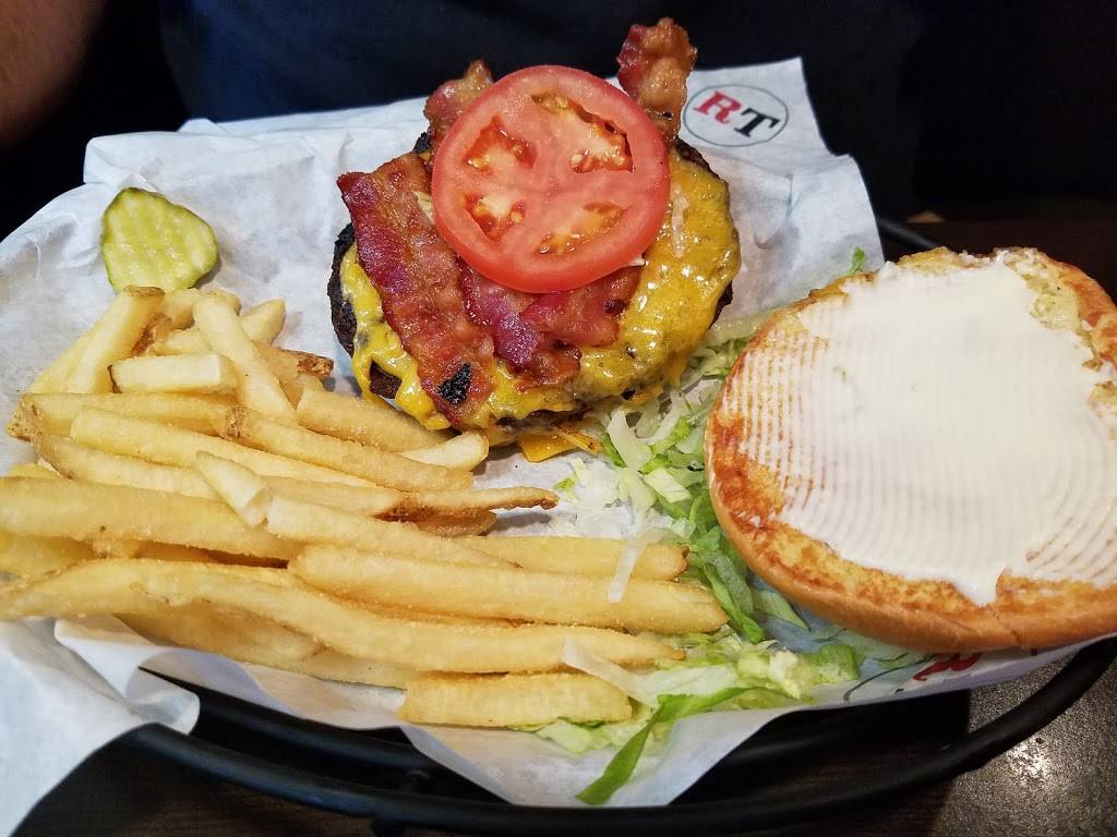 Ruby Tuesday | restaurant | 513 Mall Blvd, Brunswick, GA 31525, USA | 9122645525 OR +1 912-264-5525