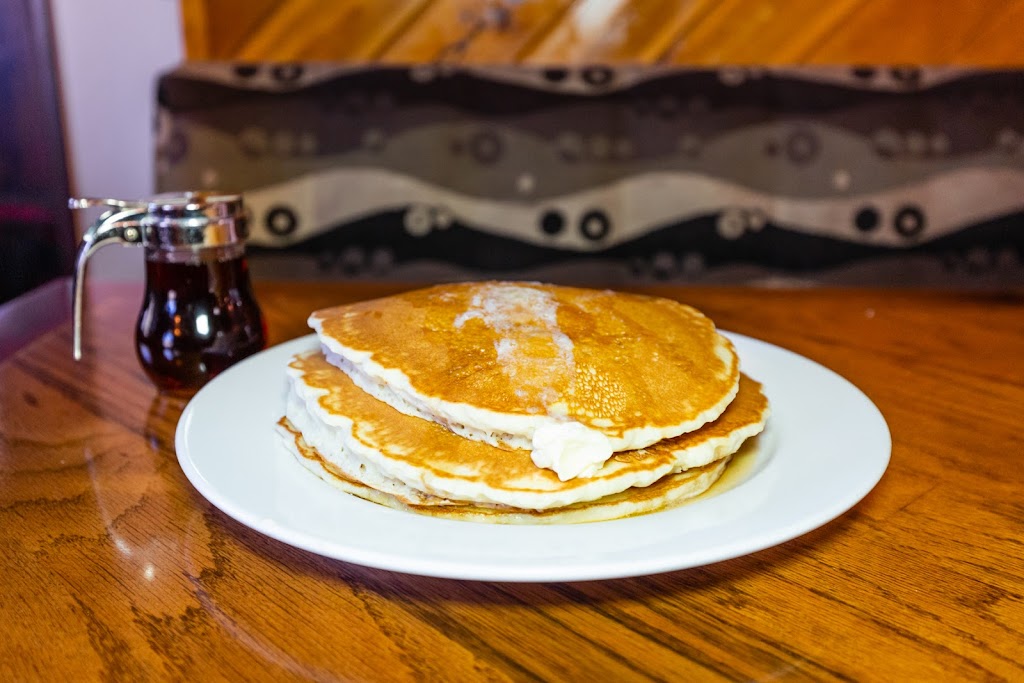 Johnny & Dees Picnic Basket | restaurant | 436 E White Mountain Blvd, Pinetop, AZ 85935, USA | 9283581992 OR +1 928-358-1992