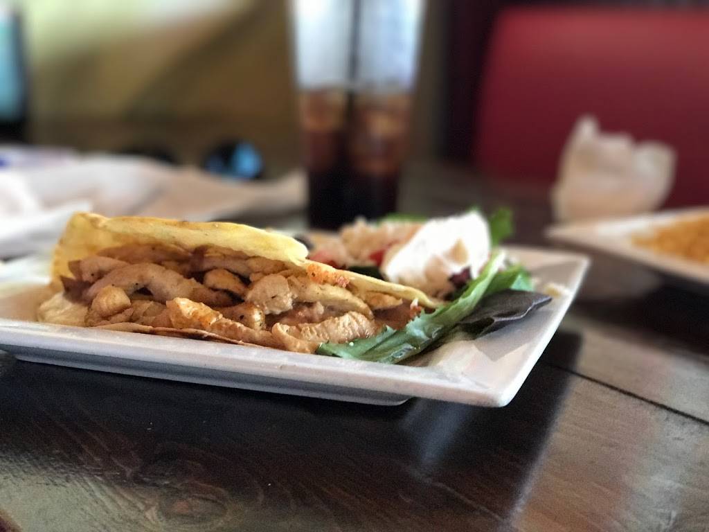 Cantina Louie | restaurant | 725 Atlantic Blvd, Atlantic Beach, FL 32233, USA | 9043720123 OR +1 904-372-0123