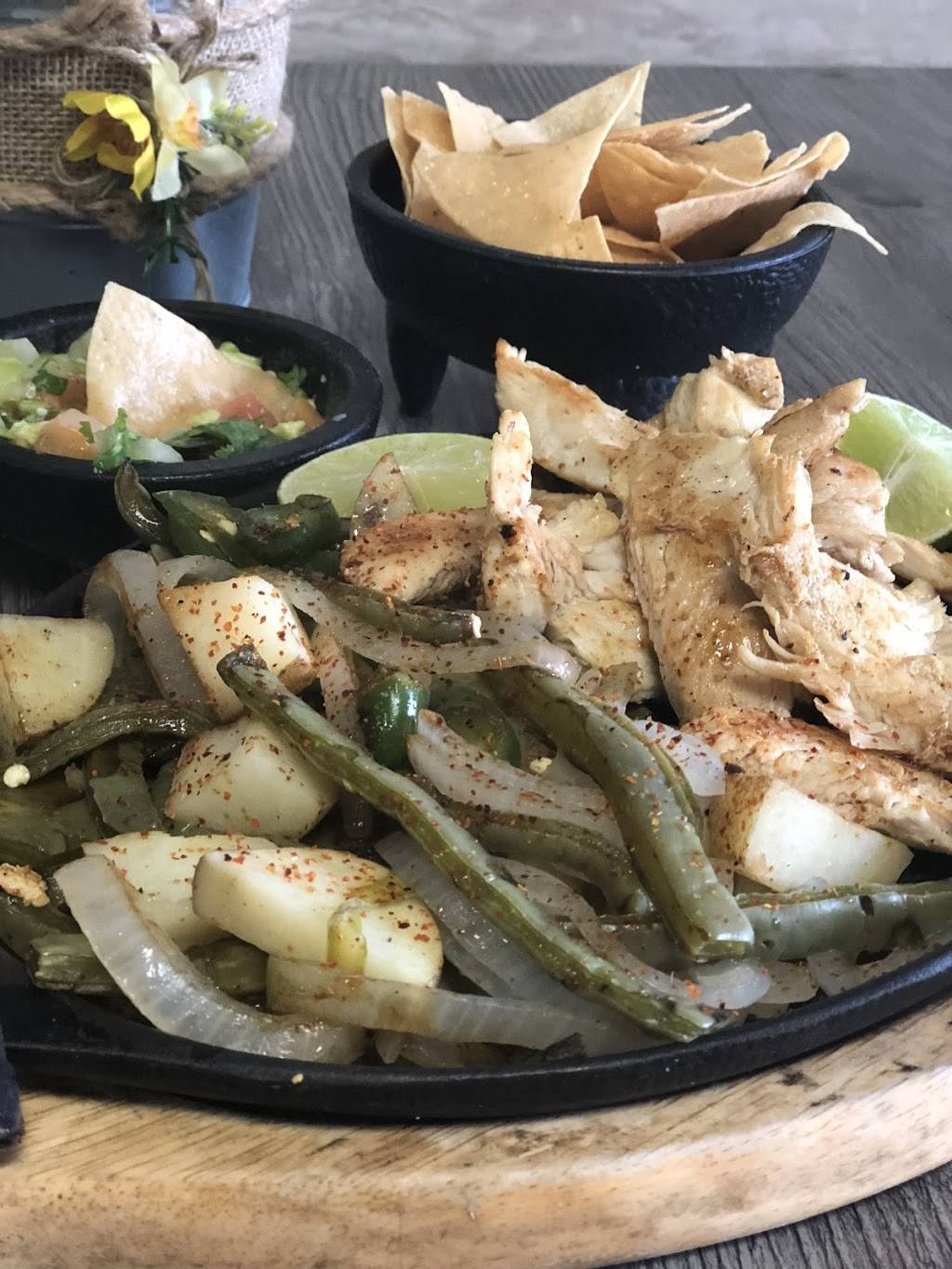 Fonda Maria | restaurant | 7840 Firestone Blvd, Downey, CA 90241, USA | 5629234649 OR +1 562-923-4649