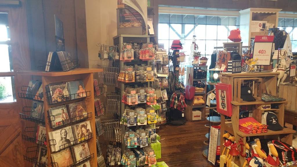 Cracker Barrel Old Country Store | restaurant | 3261 William St, Cape Girardeau, MO 63703, USA | 5736514000 OR +1 573-651-4000