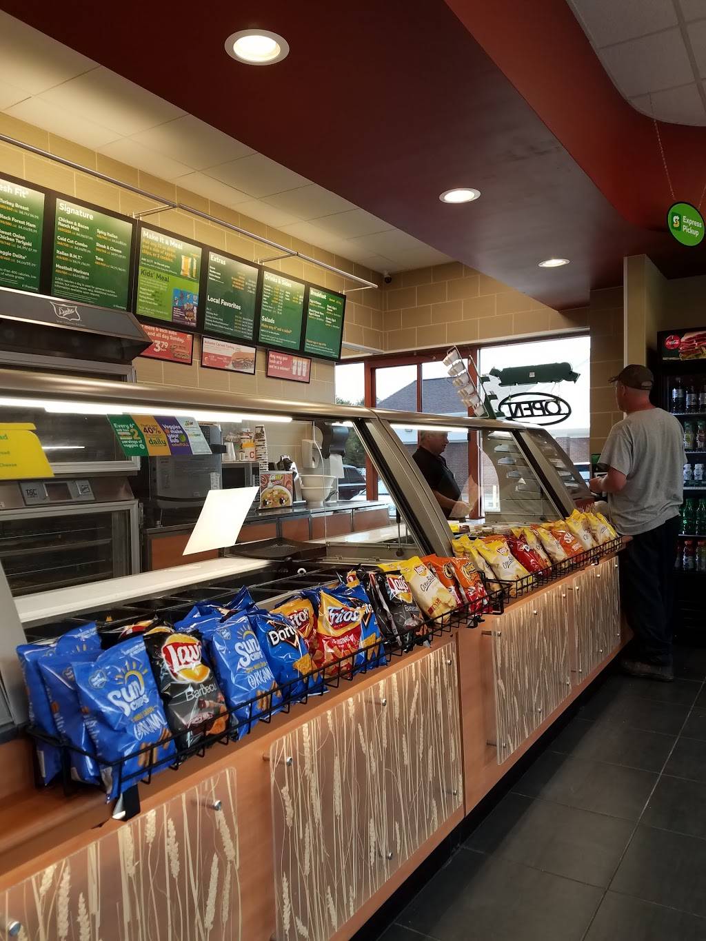 Subway | restaurant | 28300 Miles Rd, Solon, OH 44139, USA | 4403948390 OR +1 440-394-8390