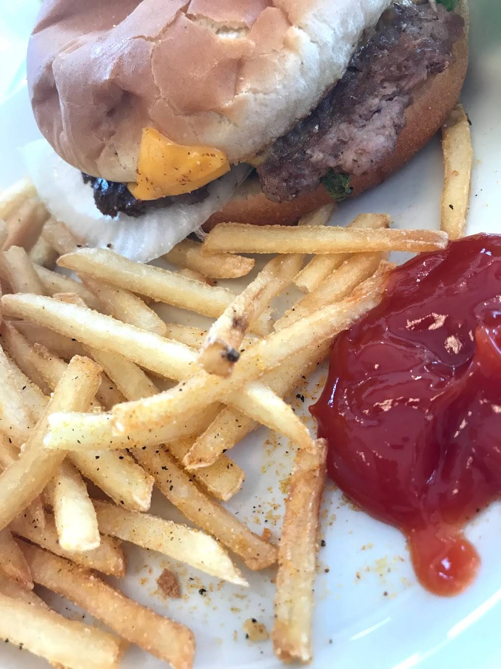 Steak n Shake | restaurant | 2001 Colby Taylor Dr, Richmond, KY 40475, USA | 8596269300 OR +1 859-626-9300