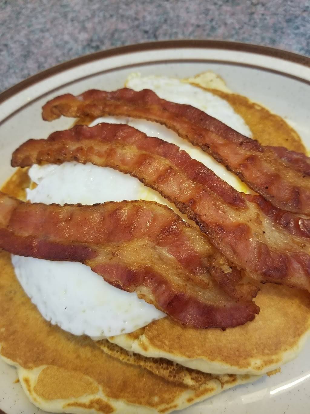 Emilys Family Restaurant | restaurant | 2609 US-19 ALT, Crystal Beach, FL 34681, USA | 7277867407 OR +1 727-786-7407